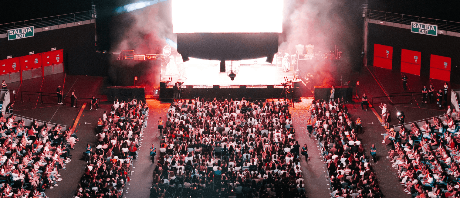 Reyes del Palique da el salto histórico al directo con su primer show en el Movistar Arena